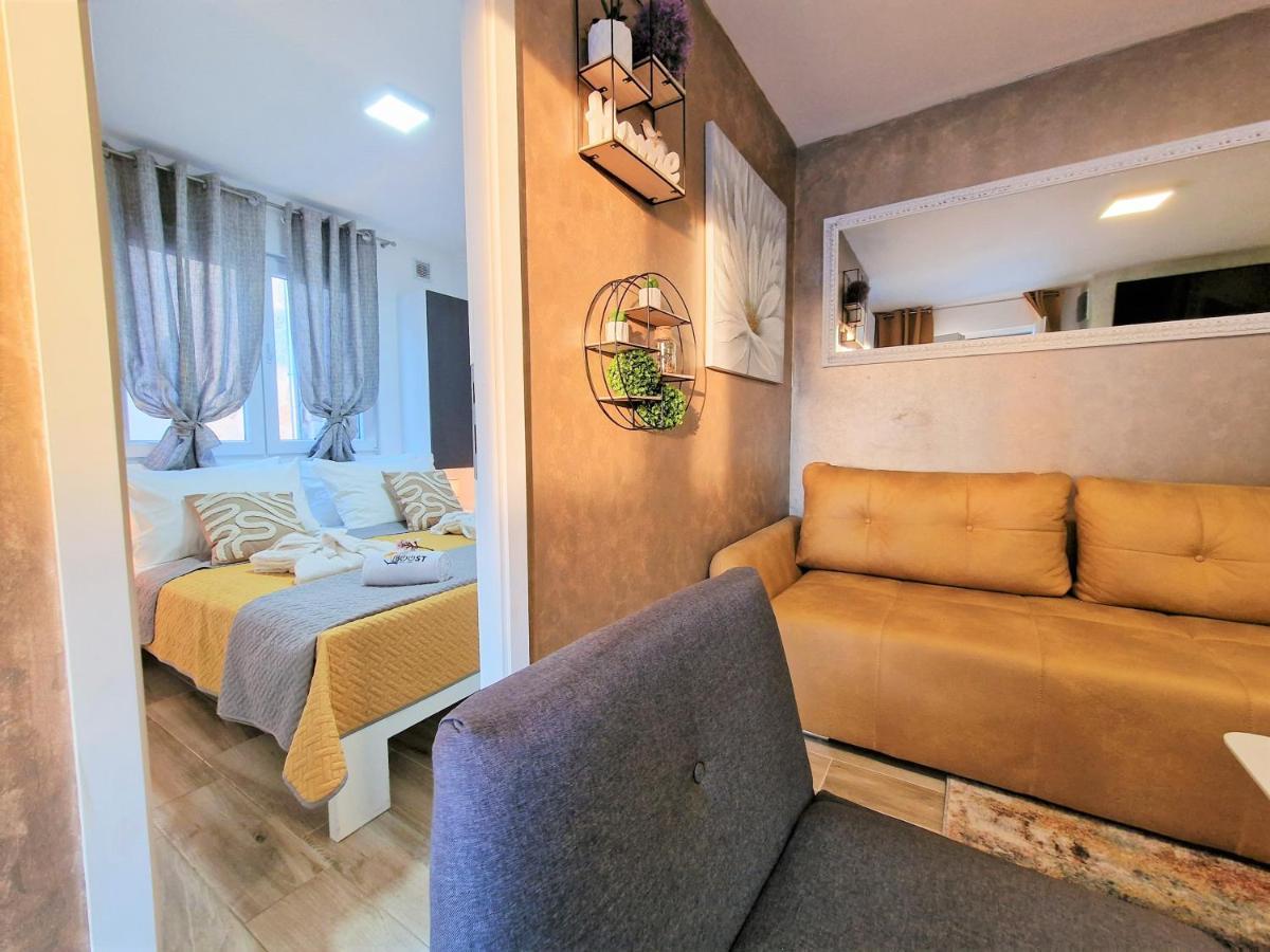 Holiday House Boost With Heated Pool 克利斯 外观 照片