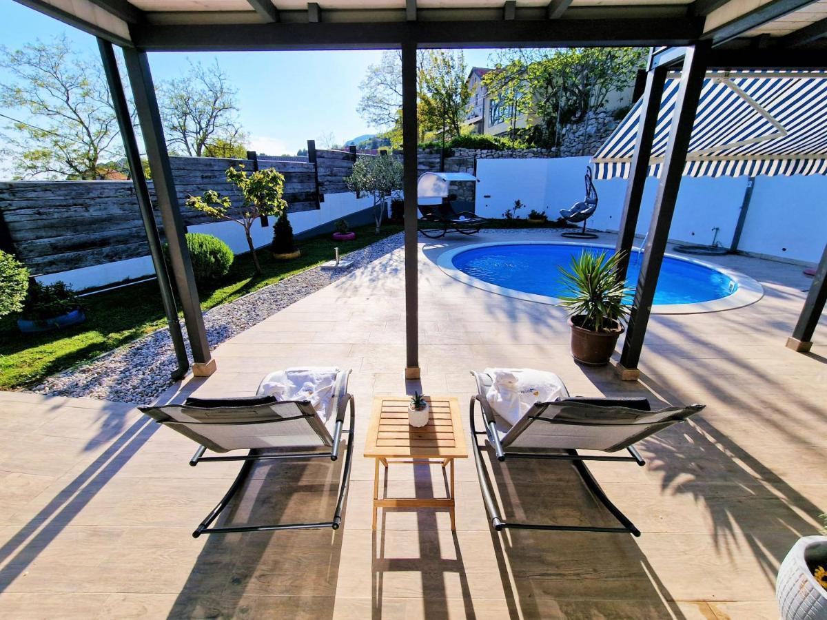 Holiday House Boost With Heated Pool 克利斯 外观 照片